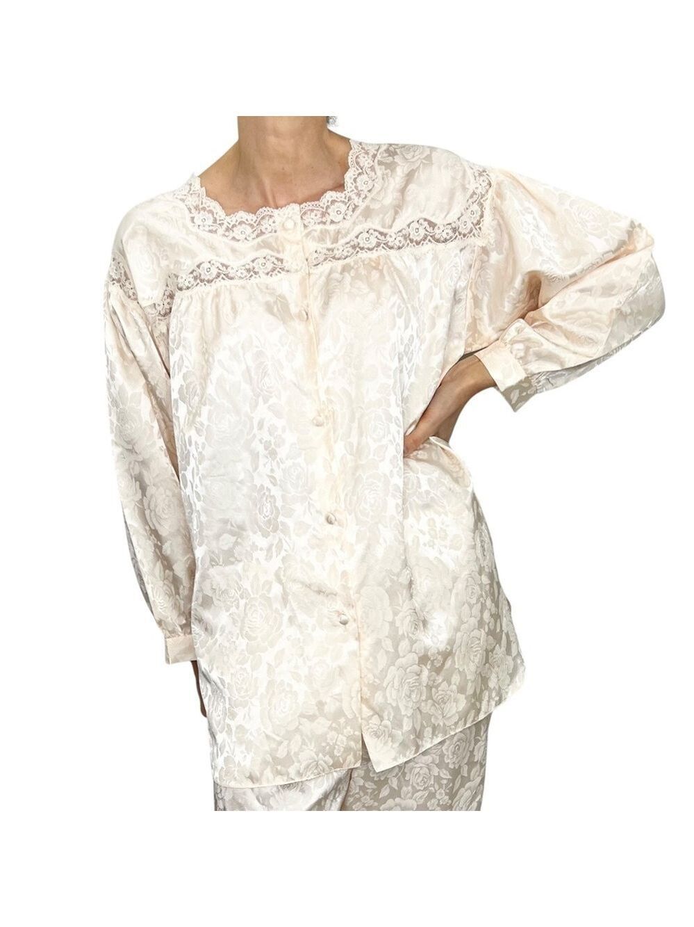 Vintage 80s 90s Linda Lingerie Montreal blush peach floral satin pyjamas M